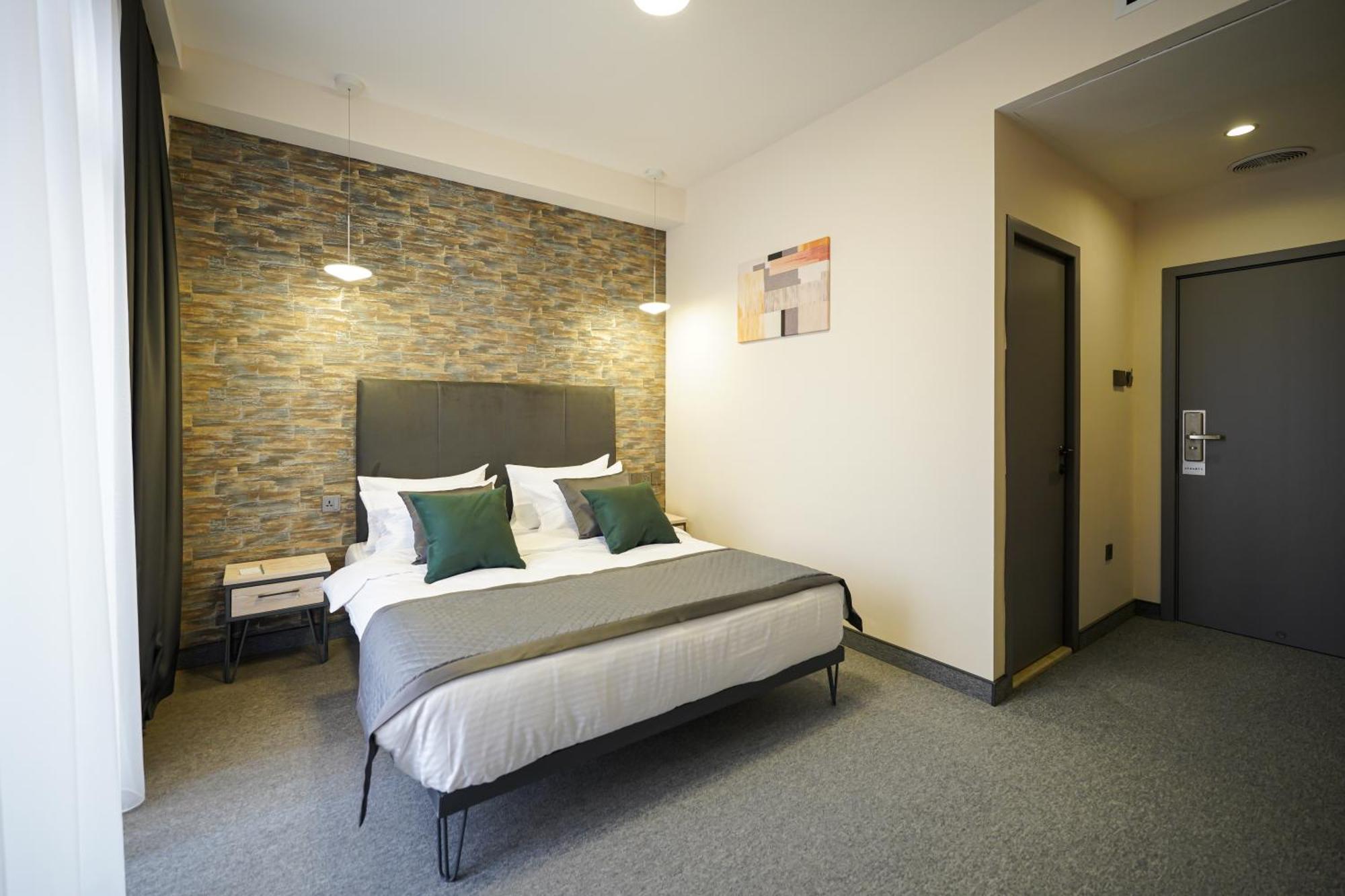 Dynasty & Hotel Yerevan